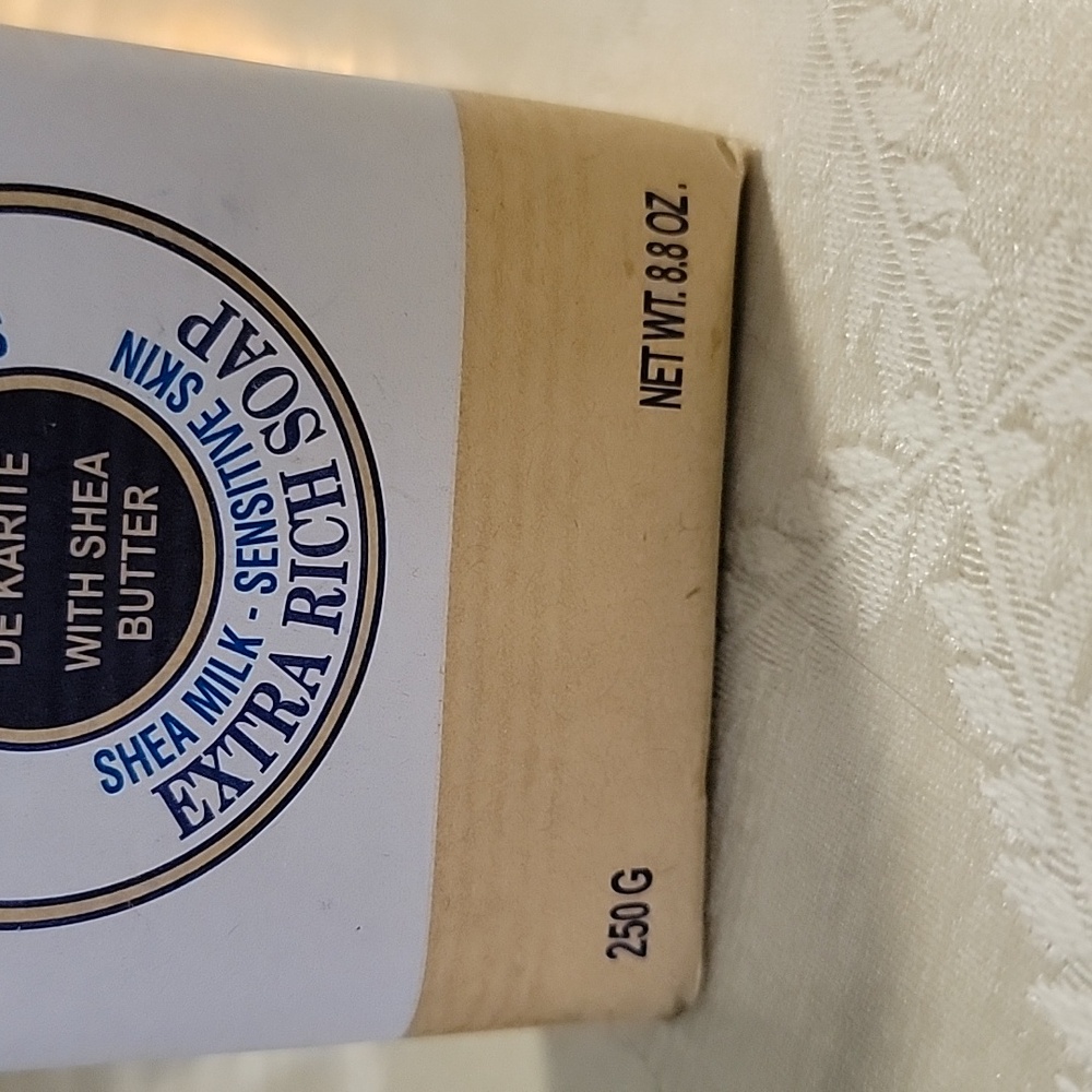 L'Occitane 3 Piece Bundle - Picture 5 of 8